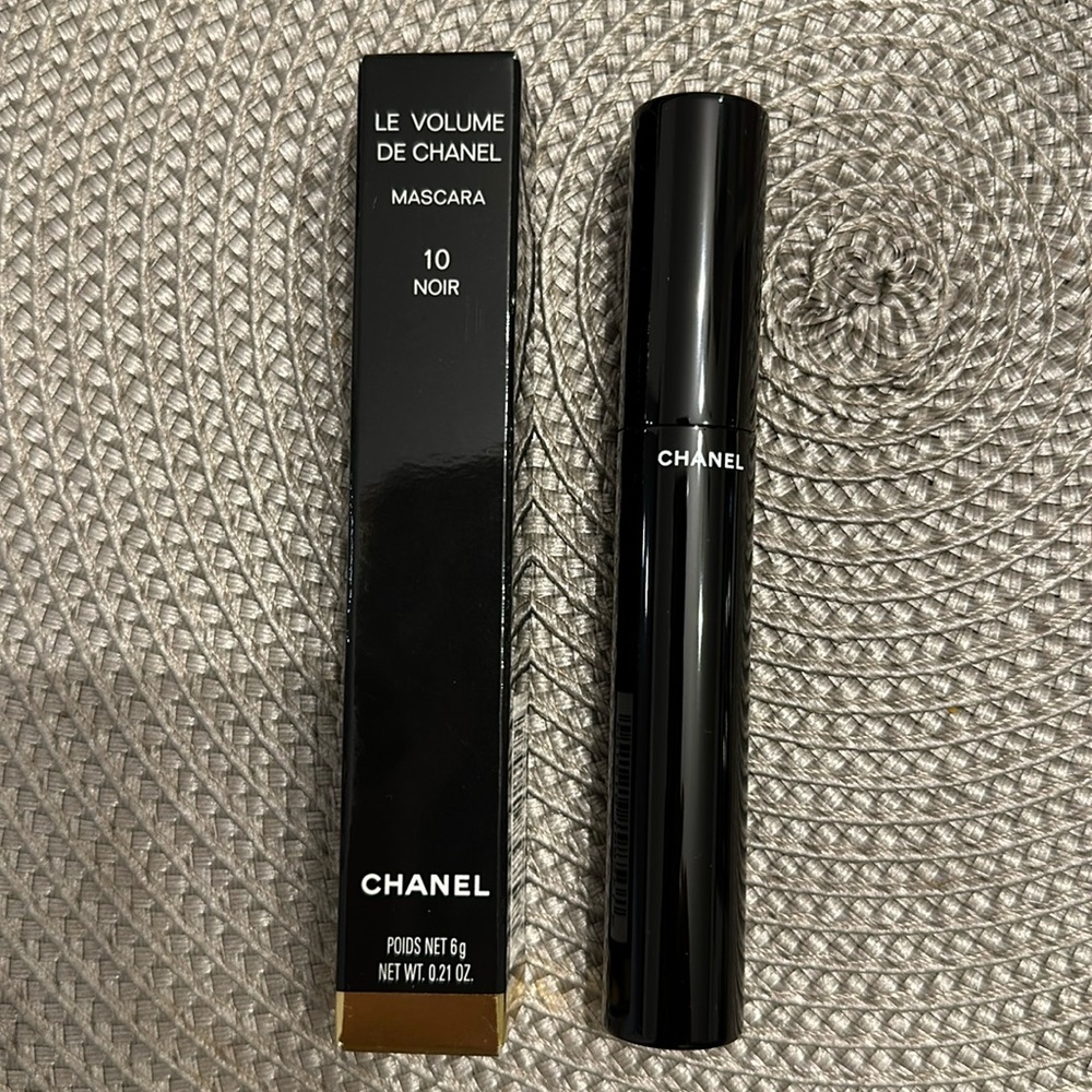 NWB Chanel Le Volume Mascara in Noir